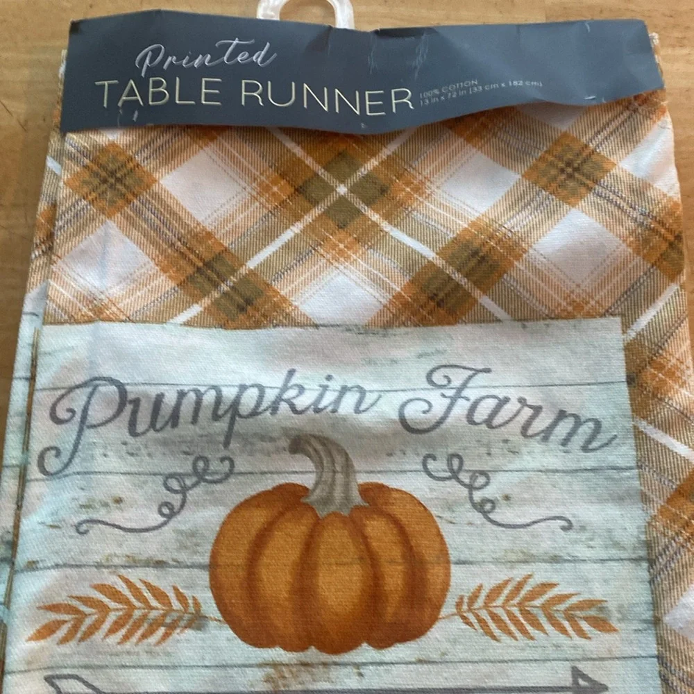 Pumpkin Farm Table Runner NWT 13x72. Perfect for fall Halloween Thanksgiving
